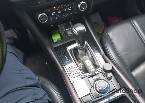 2018 Mazda Mazda3 Touring z USA, uszkodzony, nr VIN 3MZBN1V32JM201221